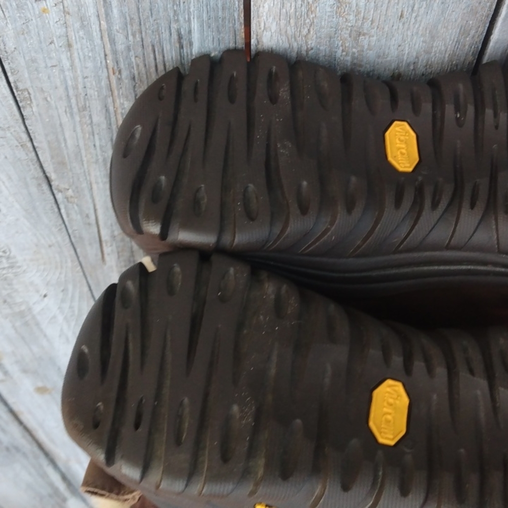 UGG Ostrander Women's Boots - Picture 7 of 12
